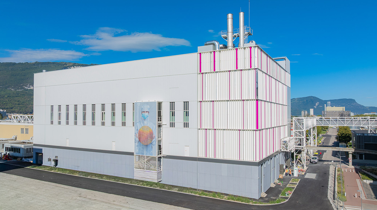 ZDJĘCIA LOTNICZE BUDYNKÓW CEA GRENOBLE WYKONANE Z DRONA