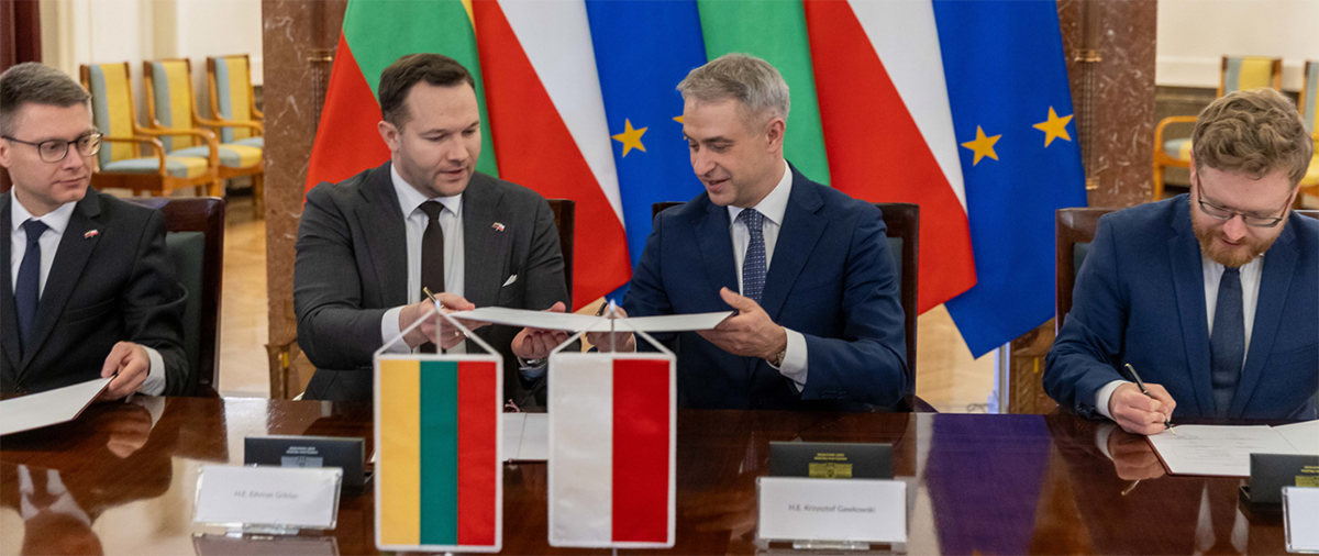 Wiceminister Darius Zailskas, minister Edvinas Grikšas, wicepremier Krzysztof Gawkowski, wiceminister Dariusz Standerski | źródło: Ministerstwo Cyfryzacji