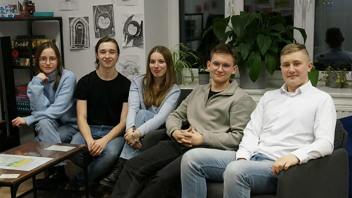 Zespół krakowskich licealistów biorących udział w międzynarodowym konkursie CanSat | źródło: Space Agency