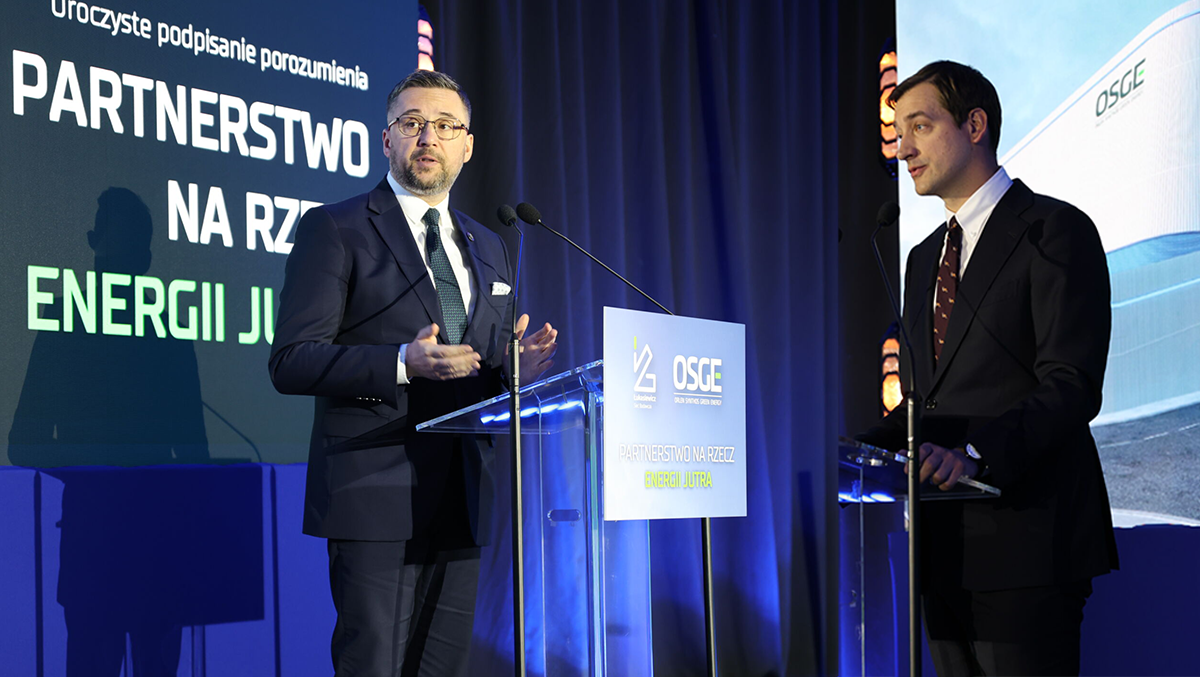 Minister Nauki i Szkolnictwa Wyższego dr inż. Marcin Kulasek i prezes Centrum Łukasiewicz dr Hubert Cichocki