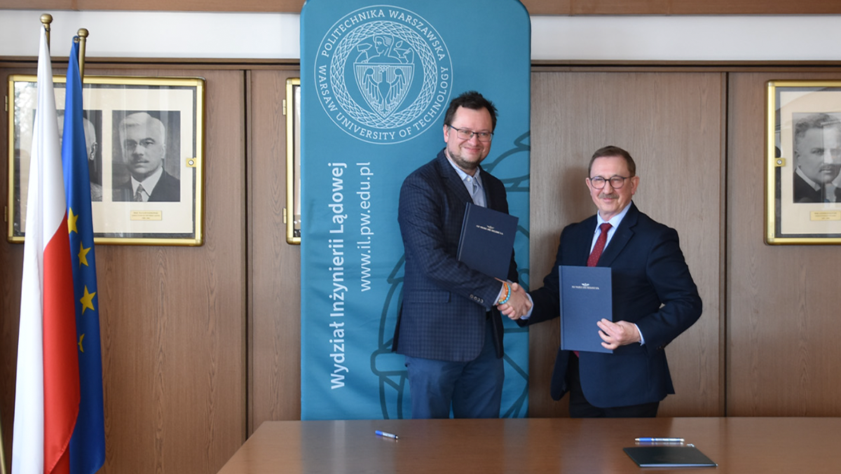 Marcin Mochocki, Członek Zarządu, Dyrektor ds. realizacji Inwestycji PKP PLK S.A. oraz prof. Andrzej Garbacz, Dziekan Wydziału Inżynierii Lądowej