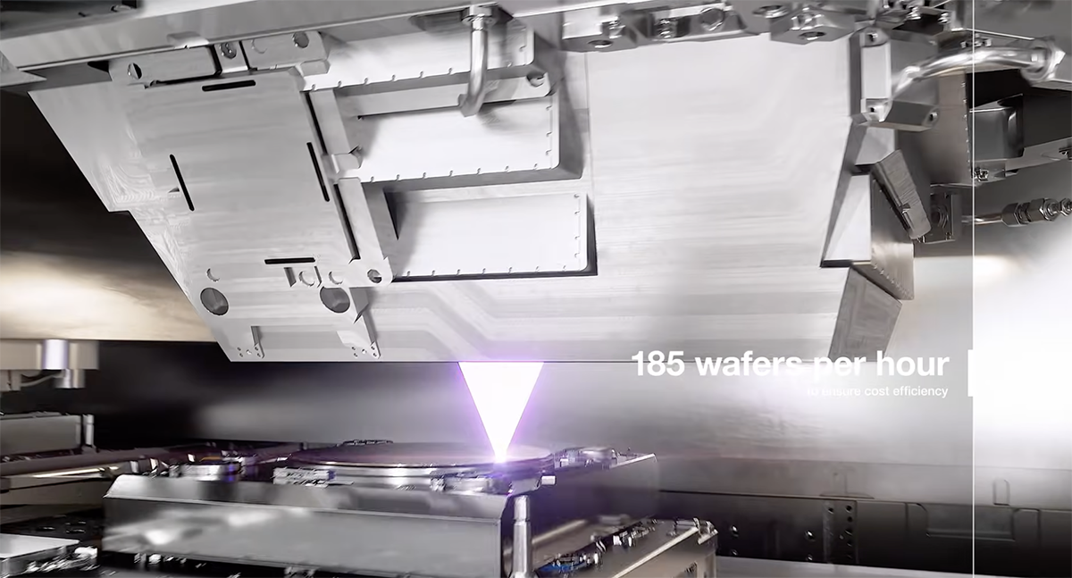 Wnętrze maszyny do fotolitografii EUV | źródło: ASML