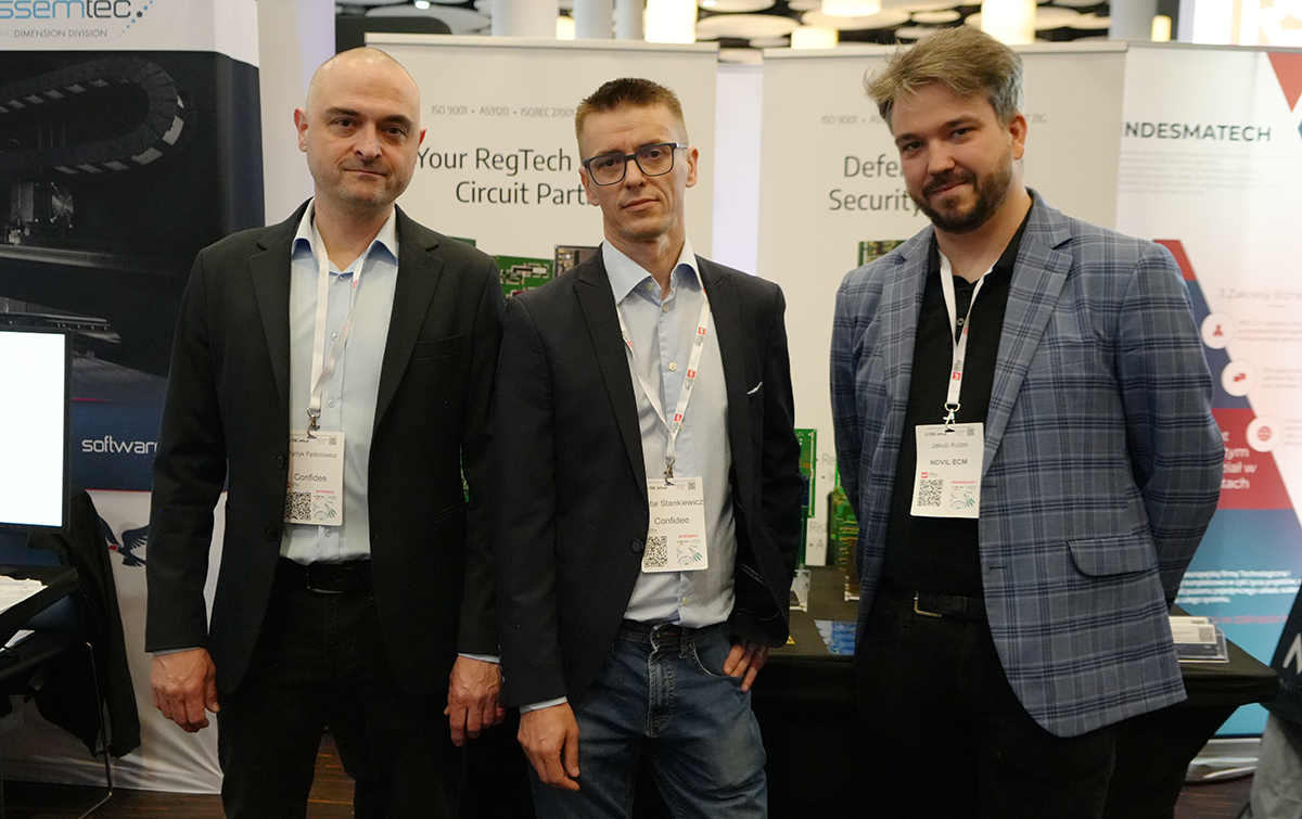 Patryk Fedorowicz i Rafał Stankiewicz z firmy Confidee oraz Jakub Kulas z Novil ECM