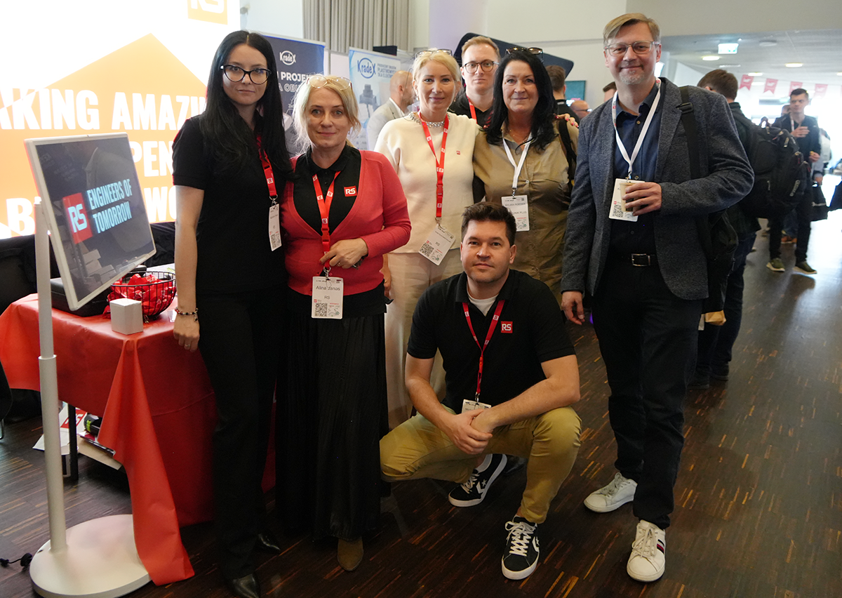 Magdalena Pawluk, Alina Janas, Aneta Grabowska-Horvath, Wojciech Sobolewski, Michał Tatarczuk (u dołu) z firmy RS oraz Syllwia Roeder i Krzysztof Słoma z Fluke