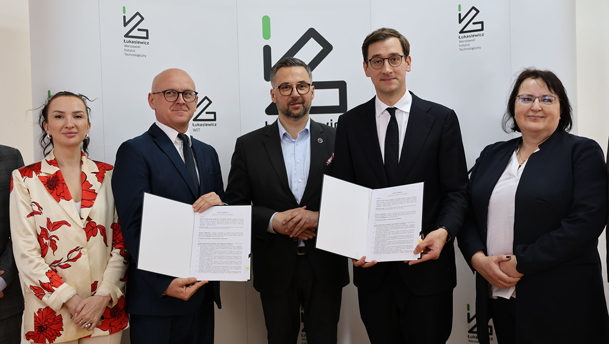 Garetha Vaughana; Pavol Stuller, dyrektor Amentum w Polsce i dyrektor zarządzajacy CEE Amentum; Minister Nauki Marcin Kulasek; dr Hubert Cichocki; profesor Jolanta Itrich Drabare | źródło: Sieć Badawcza Łukasiewicz