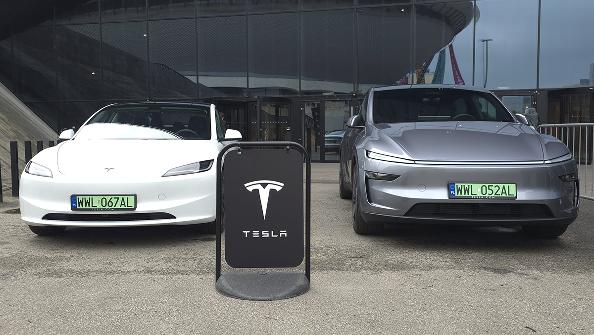 Uczestnicy HDM 2026 w Katowicach mieli okazję przejechać się jednym z dwóch samochodów udostępnionych przez firmę Tesla. Fot. Rafał Stępień