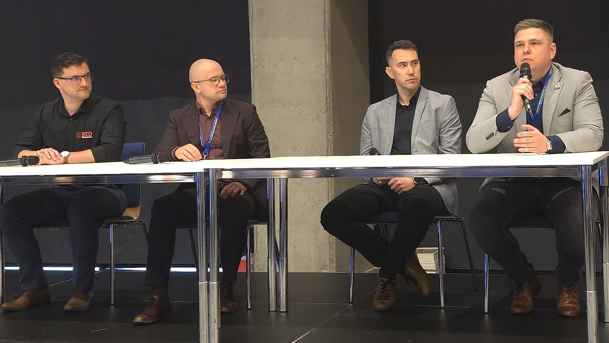 Mateusz Rosner z RED Electronics, Arkadiusz Rataj z OpenJar, Rafał Jabłoński z Nordes oraz Maciej Czerwiński z MC Electronics. Fot. Rafał Stępień