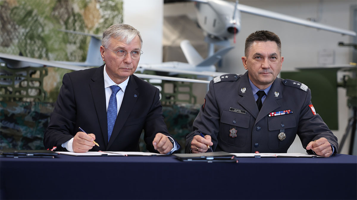 Piotr Wojciechowski, prezes GRUPY WB i generał dywizji Artur Kuptel