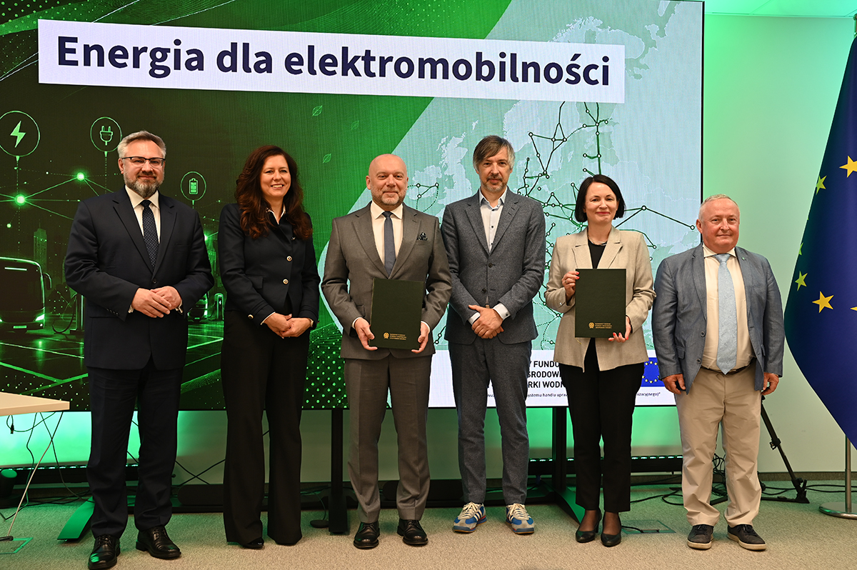 Podpisanie umowy NFOŚiGW - EOP | źródło: Energa Operator