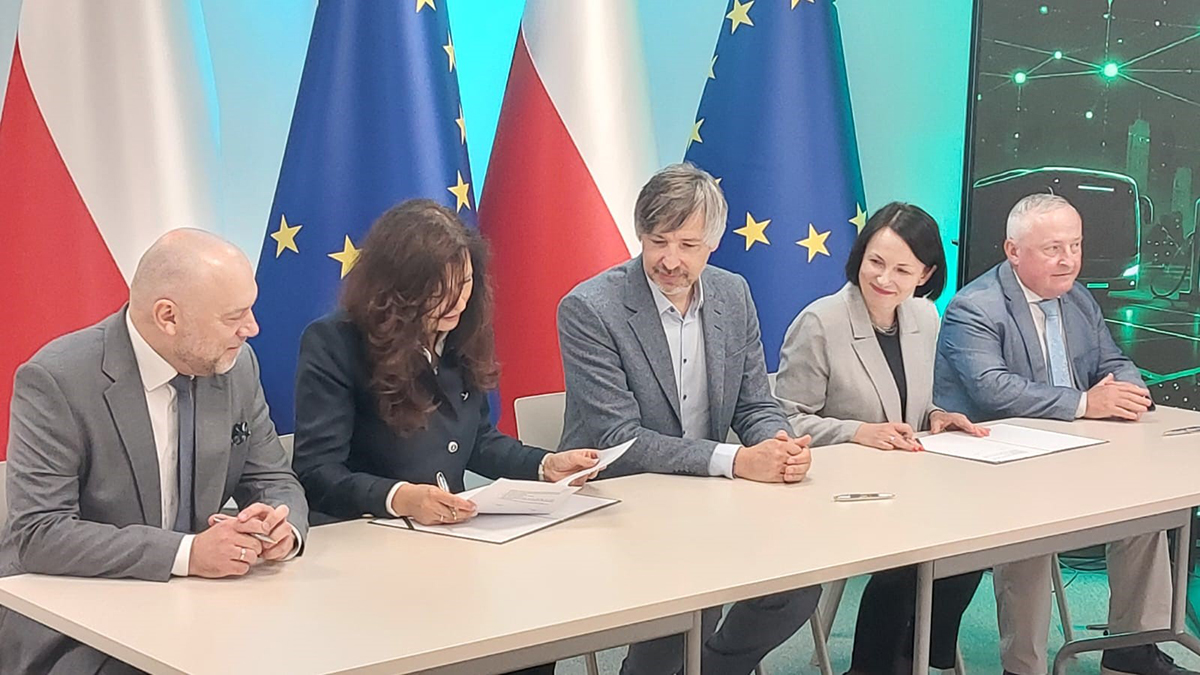 Podpisanie umowy NFOŚiGW - EOP | źródło: Energa Operator