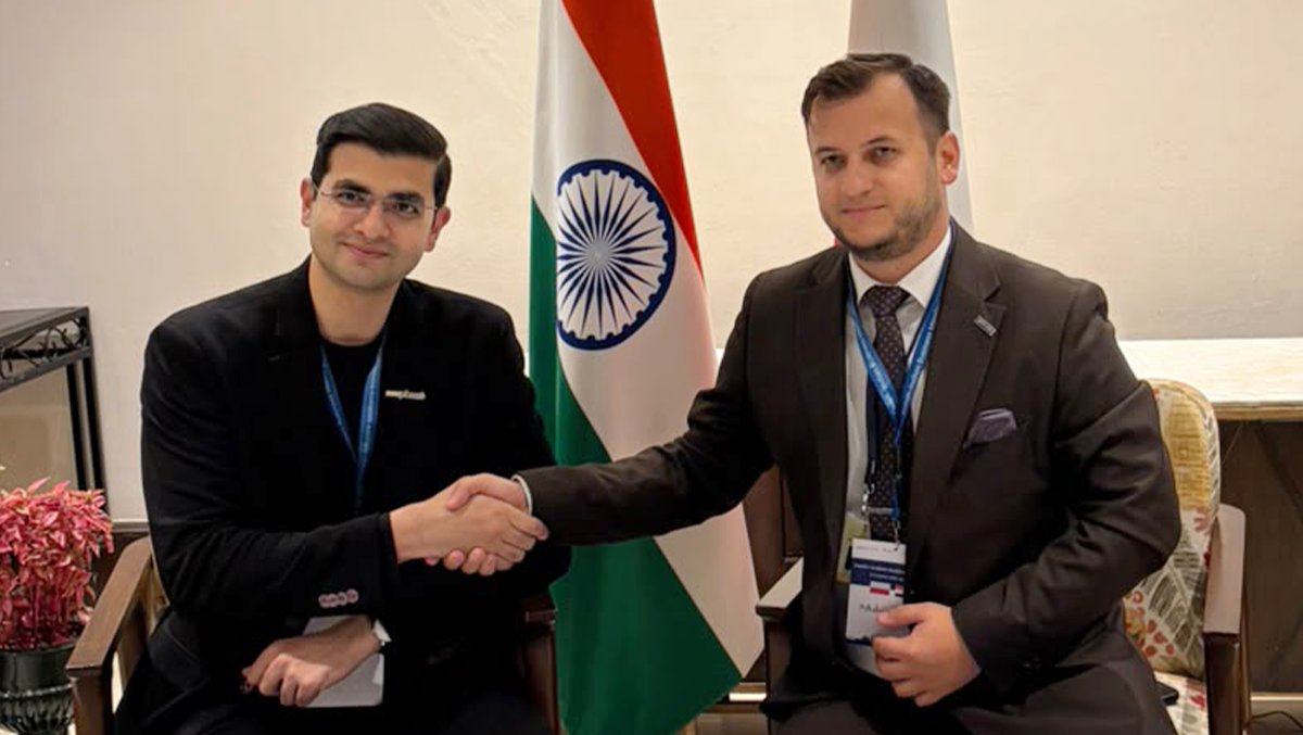 Awais Ahmed, założyciel i CEO Pixxel i Mikołaj Podgórski, COO Scanway S.A.