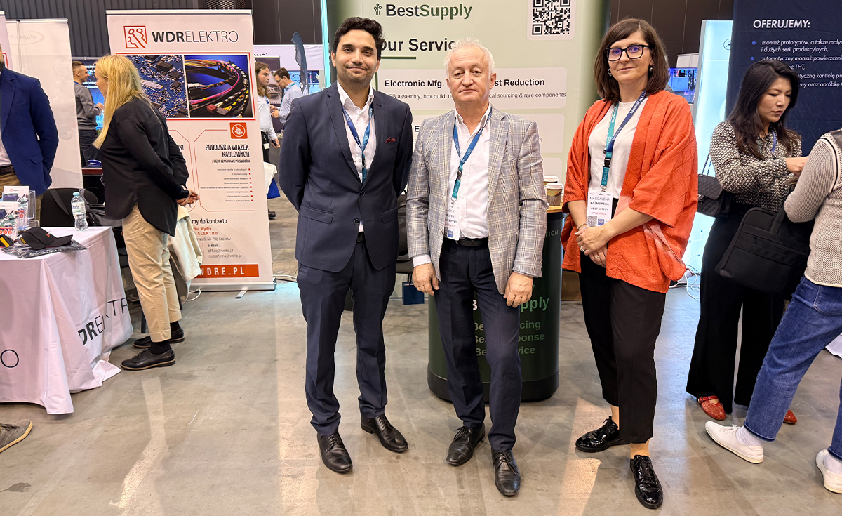 Hassan Salem z Rimal Semiconductors oraz Jacek Małecki i Magdalena Kaźmierska z Best Supply. Fot. Agnieszka Kubasik
