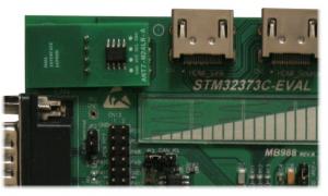 Fot. 2. Zestaw STM32373C-EVAL jest standardowo wyposażony w moduł z pamięcią EEPROM M24M01 z wbudowanymi dwoma interfejsami komunikacyjnymi: I2C i RF (pracujący w paśmie RFID)